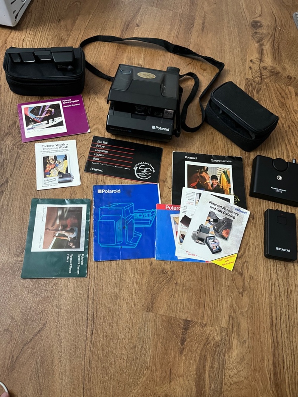 VINTAGE POLAROID SPECTRA SE INSTANT FILM CAMERA bundle - UNTESTED